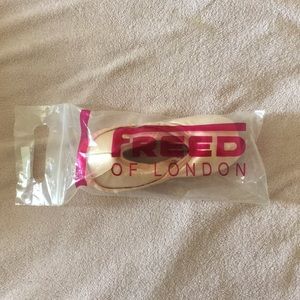 Pointe shoes excellent condition NEVER WORN!